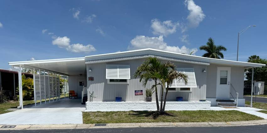 Bradenton, FL Mobile Home for Sale located at 280 Coconut St Terra Palms